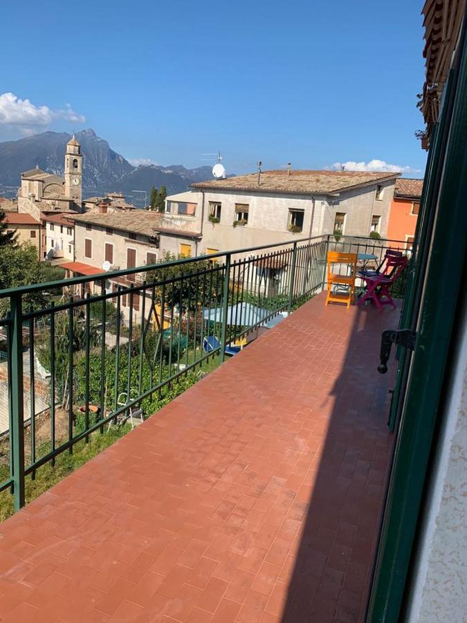Casa Lisetta, 3-Room Apartment With Lake View Torri Del Benaco Bagian luar foto