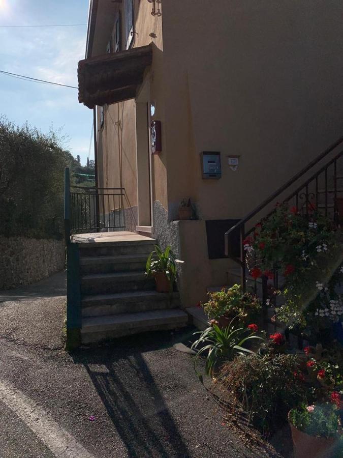 Casa Lisetta, 3-Room Apartment With Lake View Torri Del Benaco Bagian luar foto