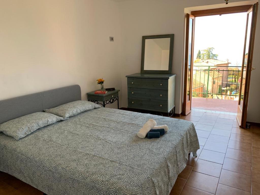 Casa Lisetta, 3-Room Apartment With Lake View Torri Del Benaco Bagian luar foto